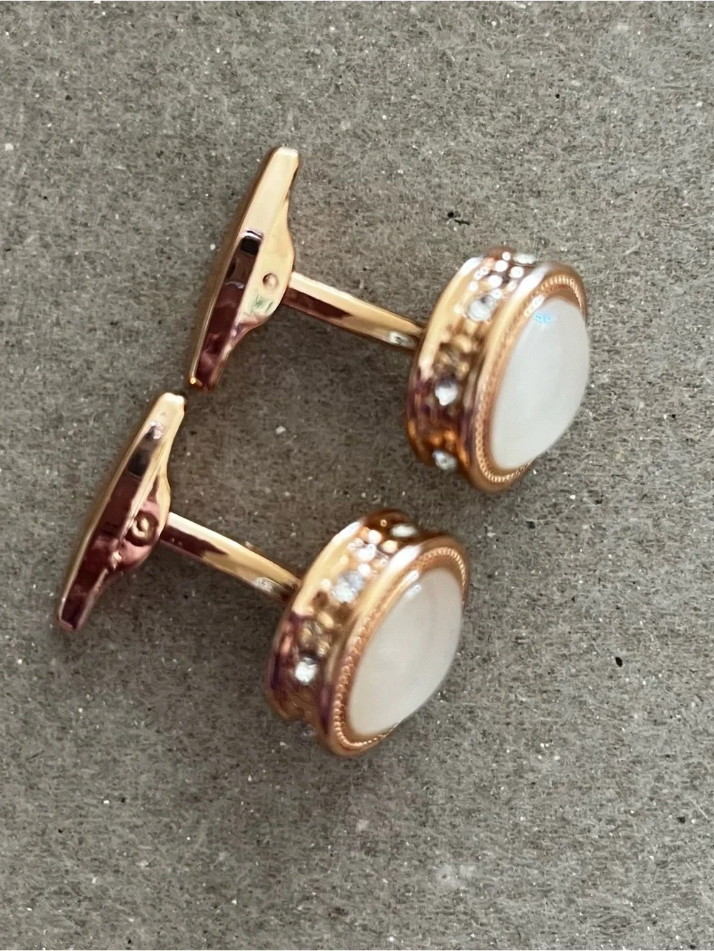N/A sofisticated gold